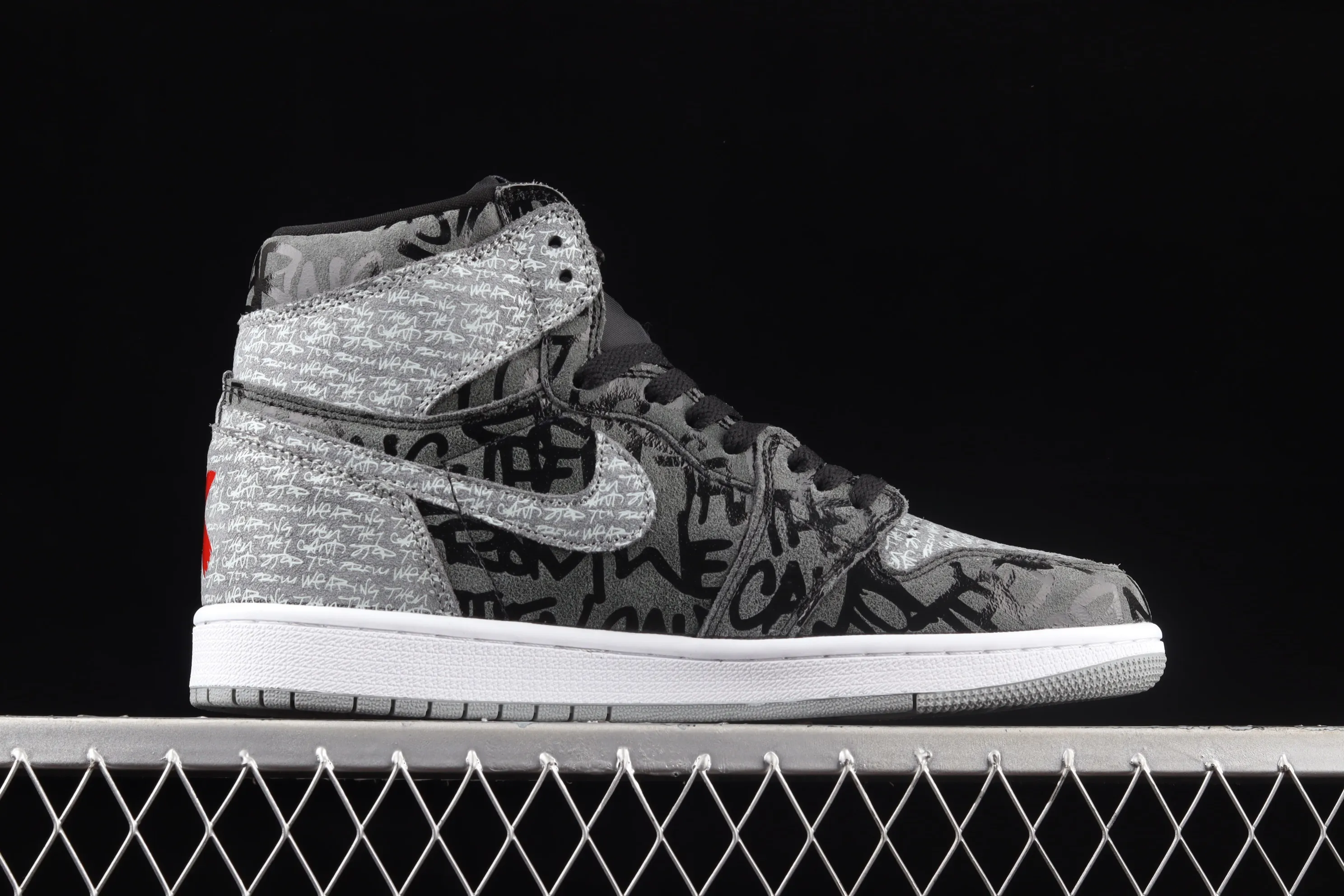 All categories Air Jordan Jordan series basketball shoes Air Jordan 1 High Air Jordan 1 High OG "Rebellionaire" AJ1 Joe 1 black and gray banned "Rebelionaire" high-top basketball shoes 555088-036